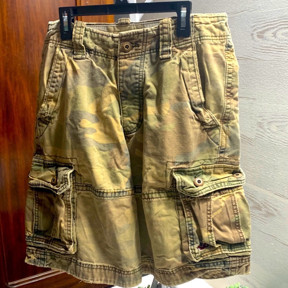 Mens hollister camo cargo shorts size 28